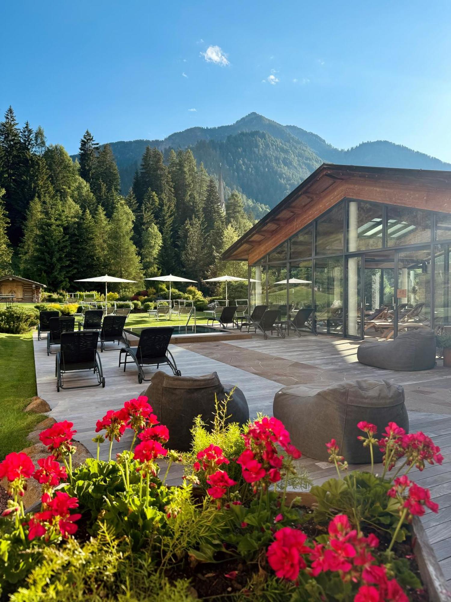 Hotel Arnaria Ortisei Bagian luar foto