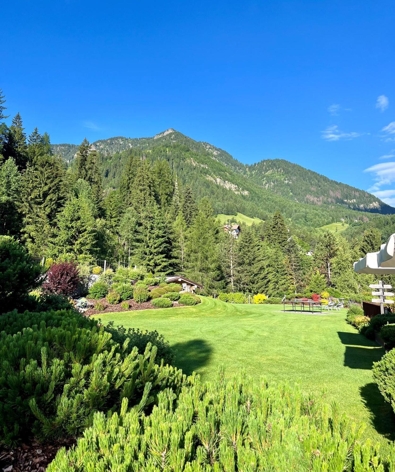 Hotel Arnaria Ortisei Bagian luar foto