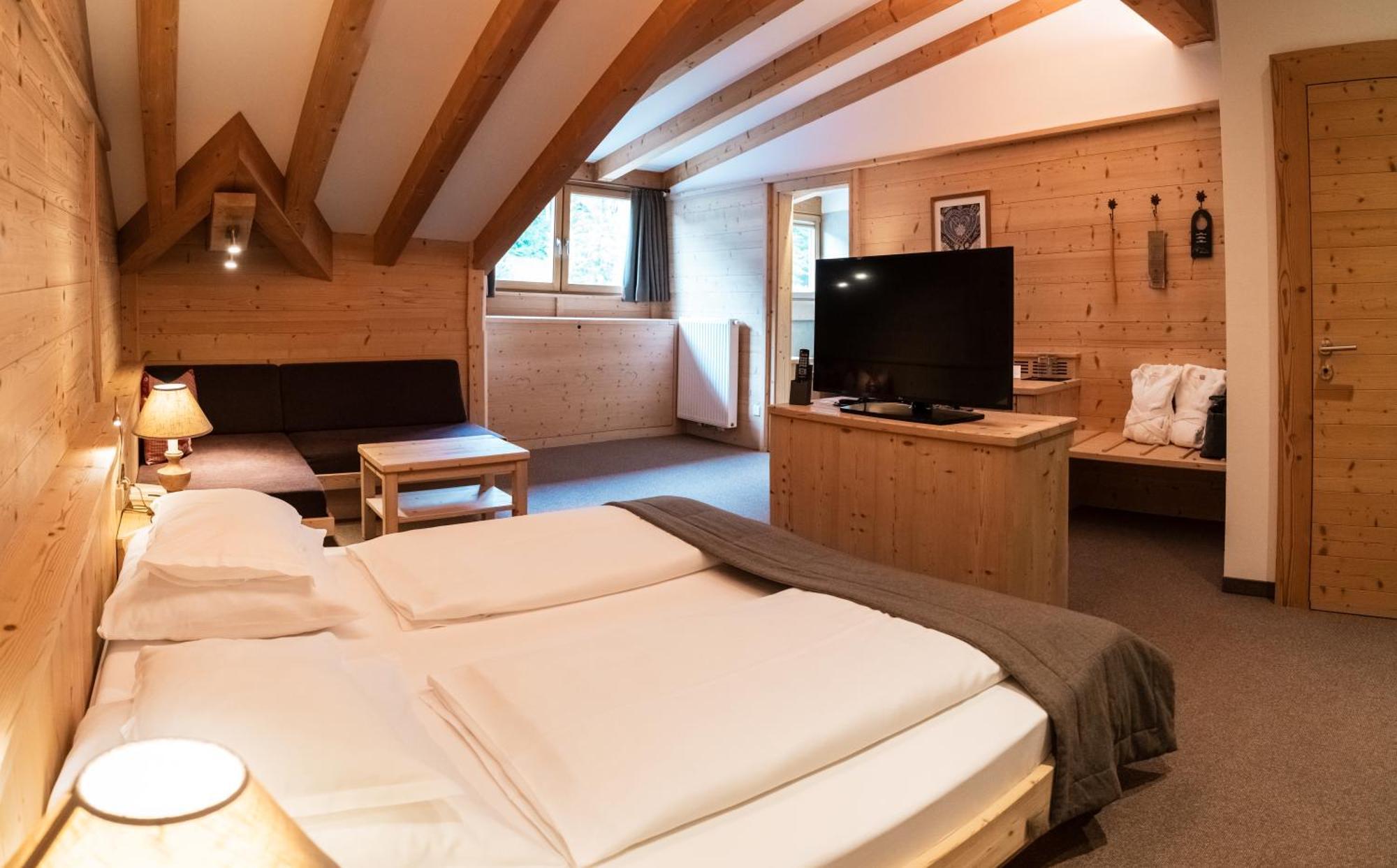 Hotel Arnaria Ortisei Bagian luar foto