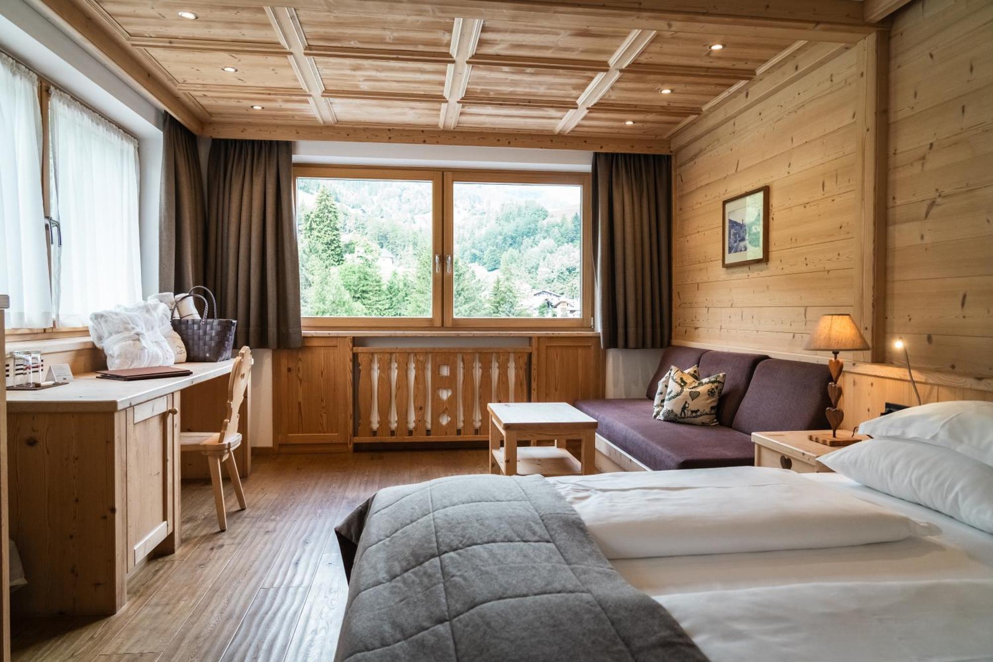 Hotel Arnaria Ortisei Bagian luar foto