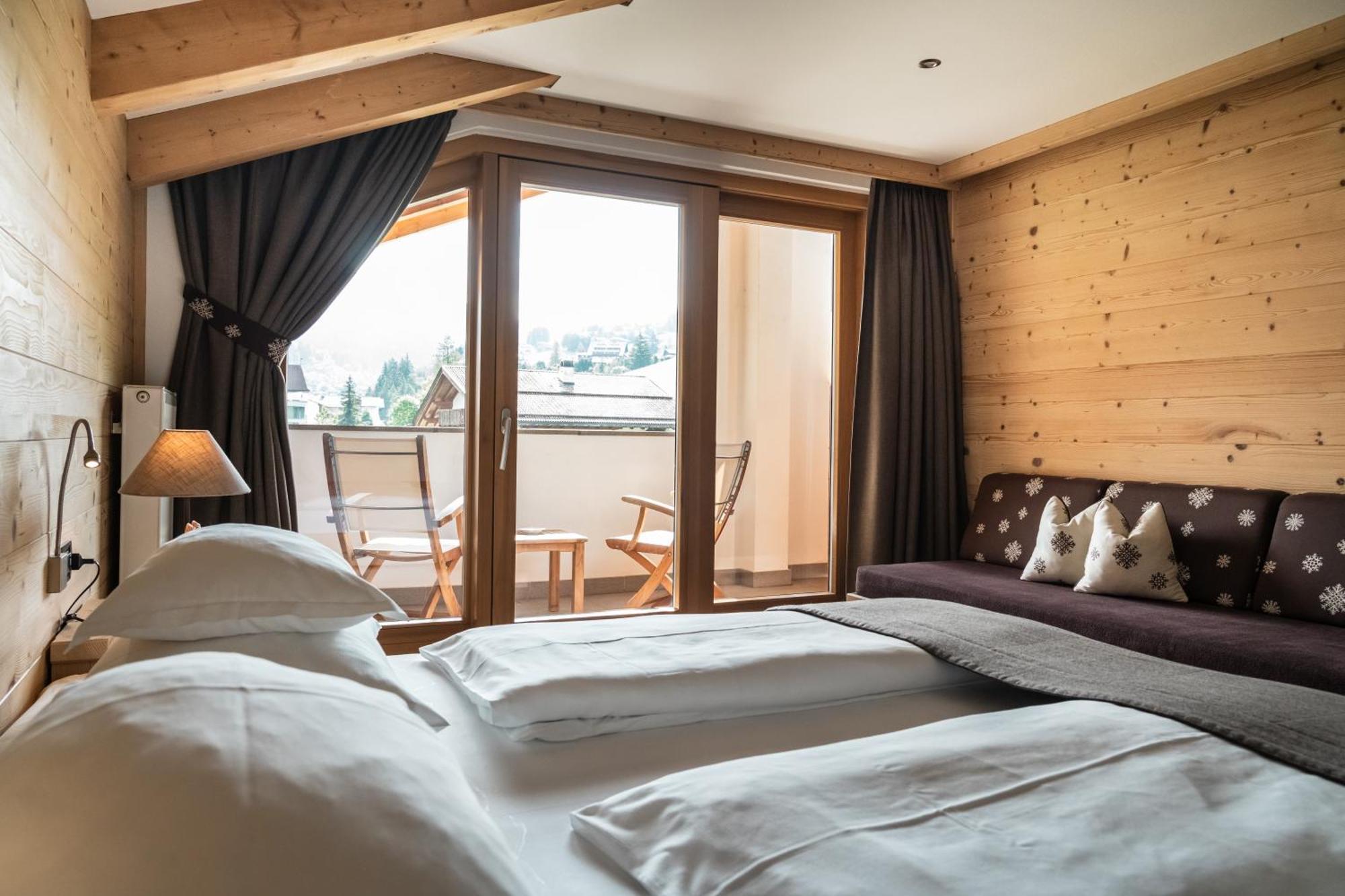 Hotel Arnaria Ortisei Bagian luar foto