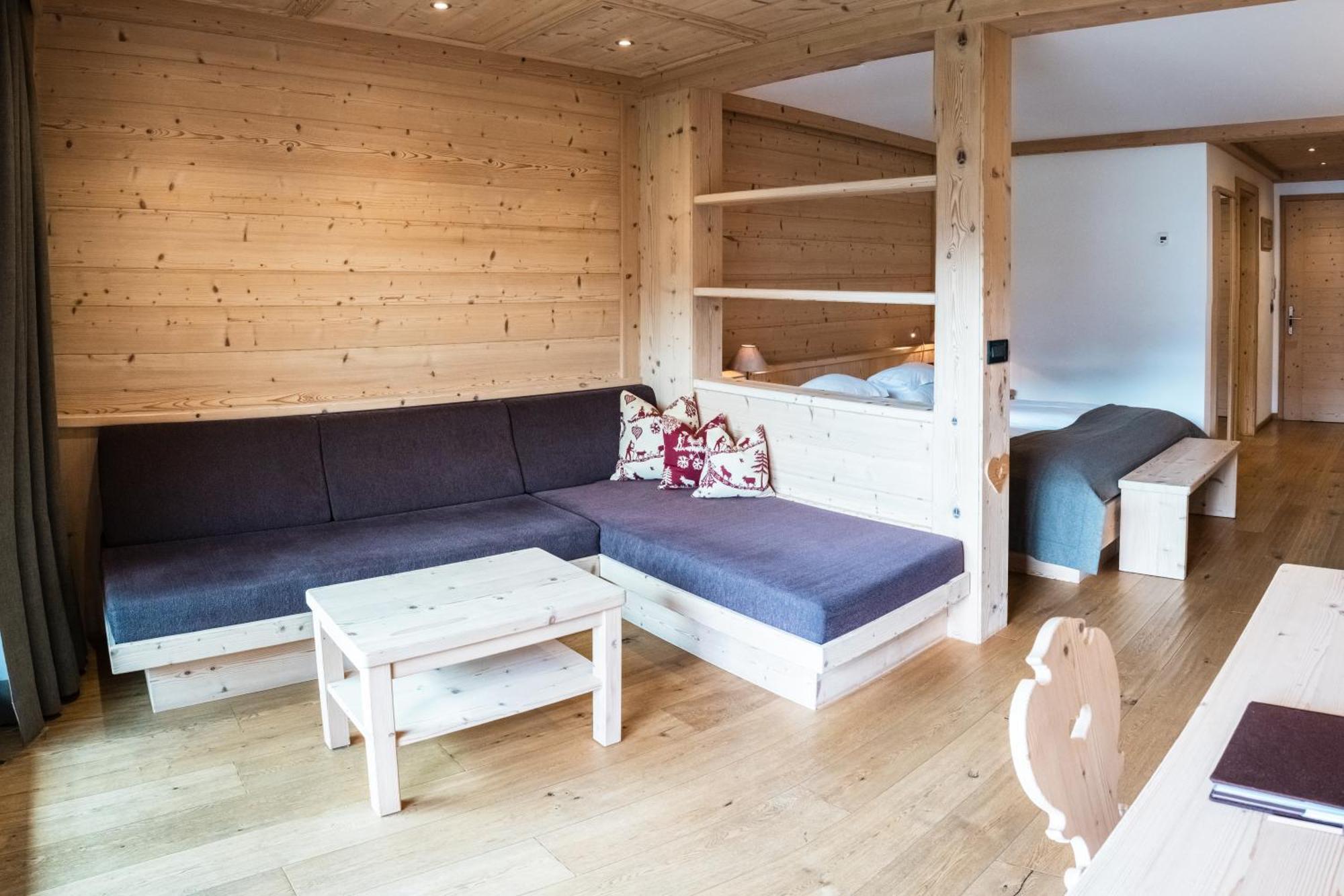Hotel Arnaria Ortisei Bagian luar foto