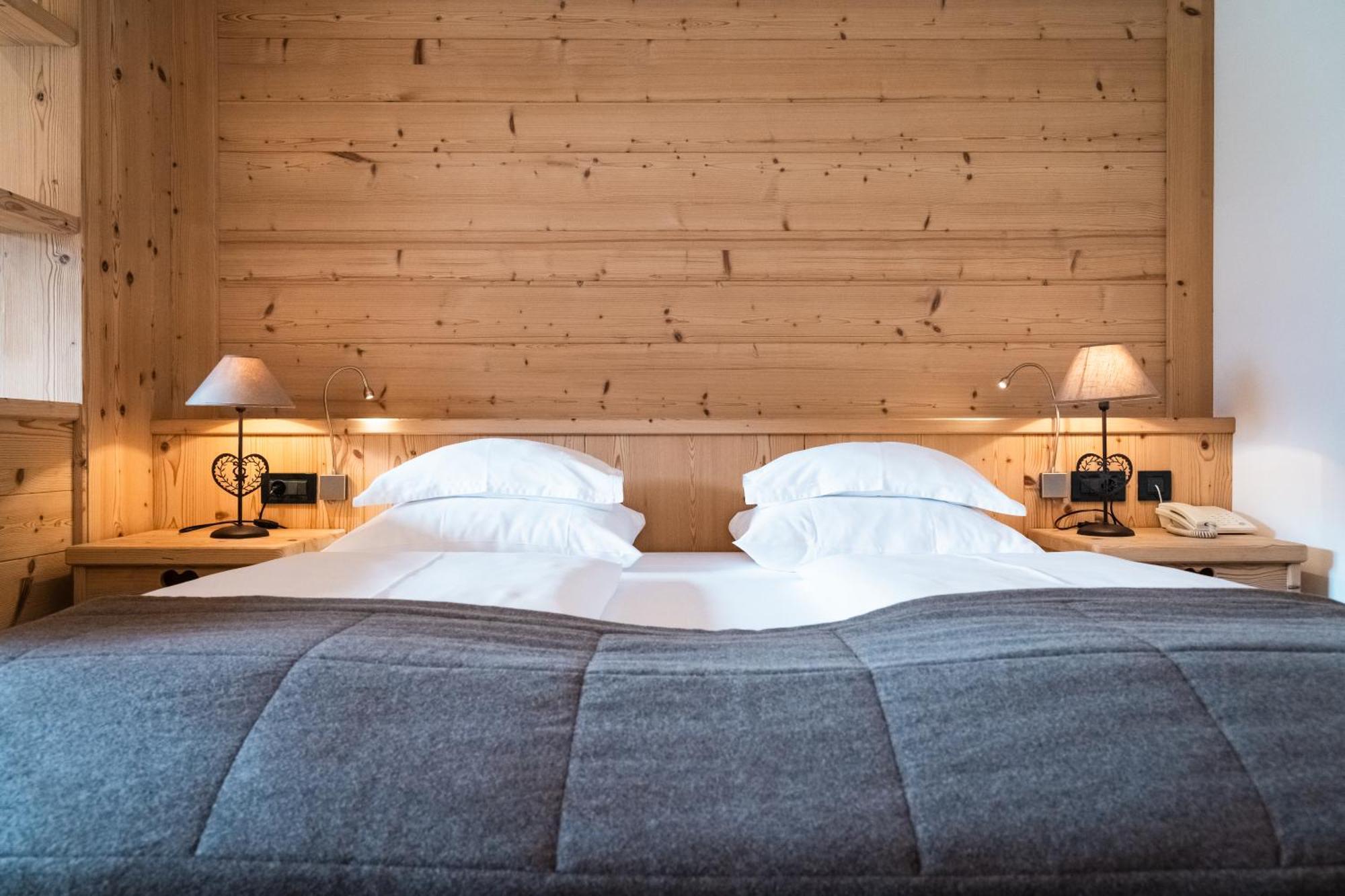 Hotel Arnaria Ortisei Bagian luar foto
