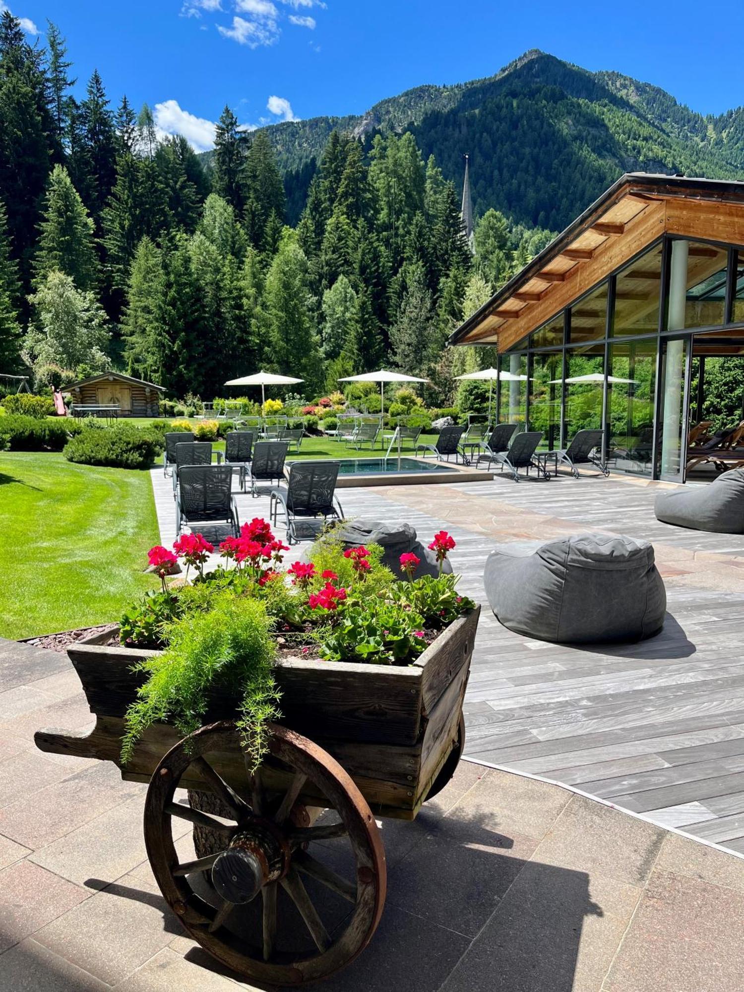 Hotel Arnaria Ortisei Bagian luar foto