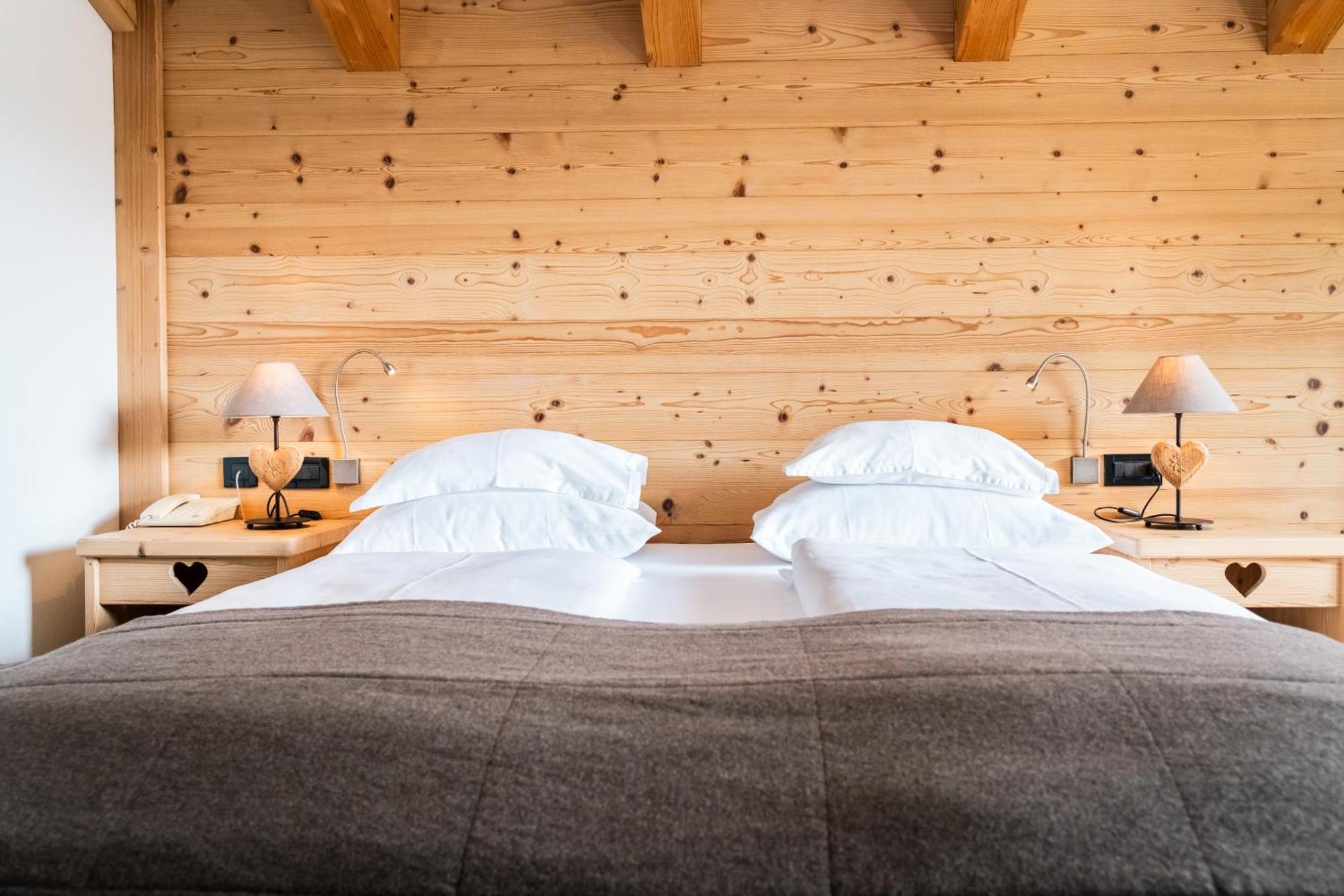 Hotel Arnaria Ortisei Bagian luar foto