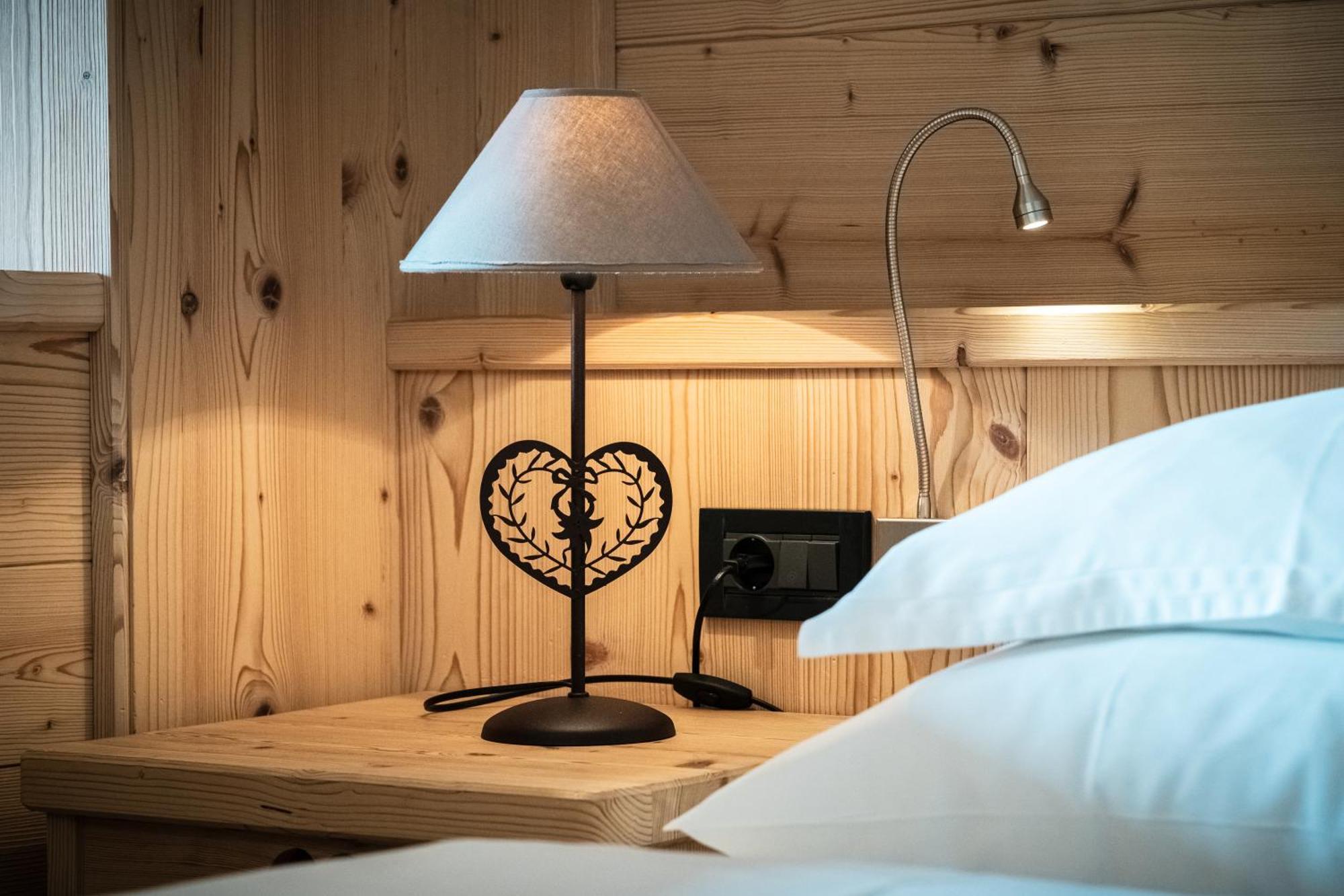 Hotel Arnaria Ortisei Bagian luar foto