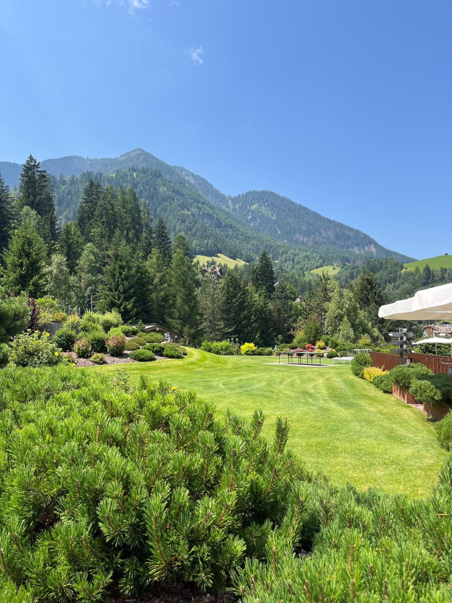 Hotel Arnaria Ortisei Bagian luar foto