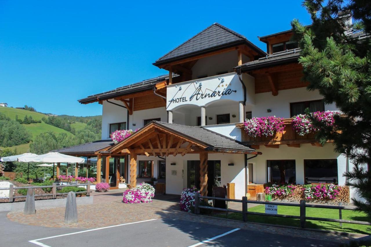 Hotel Arnaria Ortisei Bagian luar foto